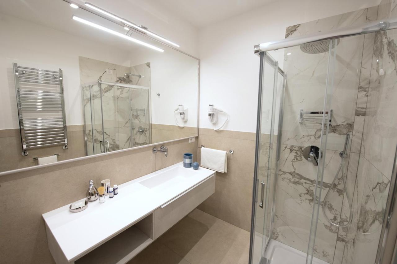 Napoli City Center - Appartamenti E Camere Exteriör bild
