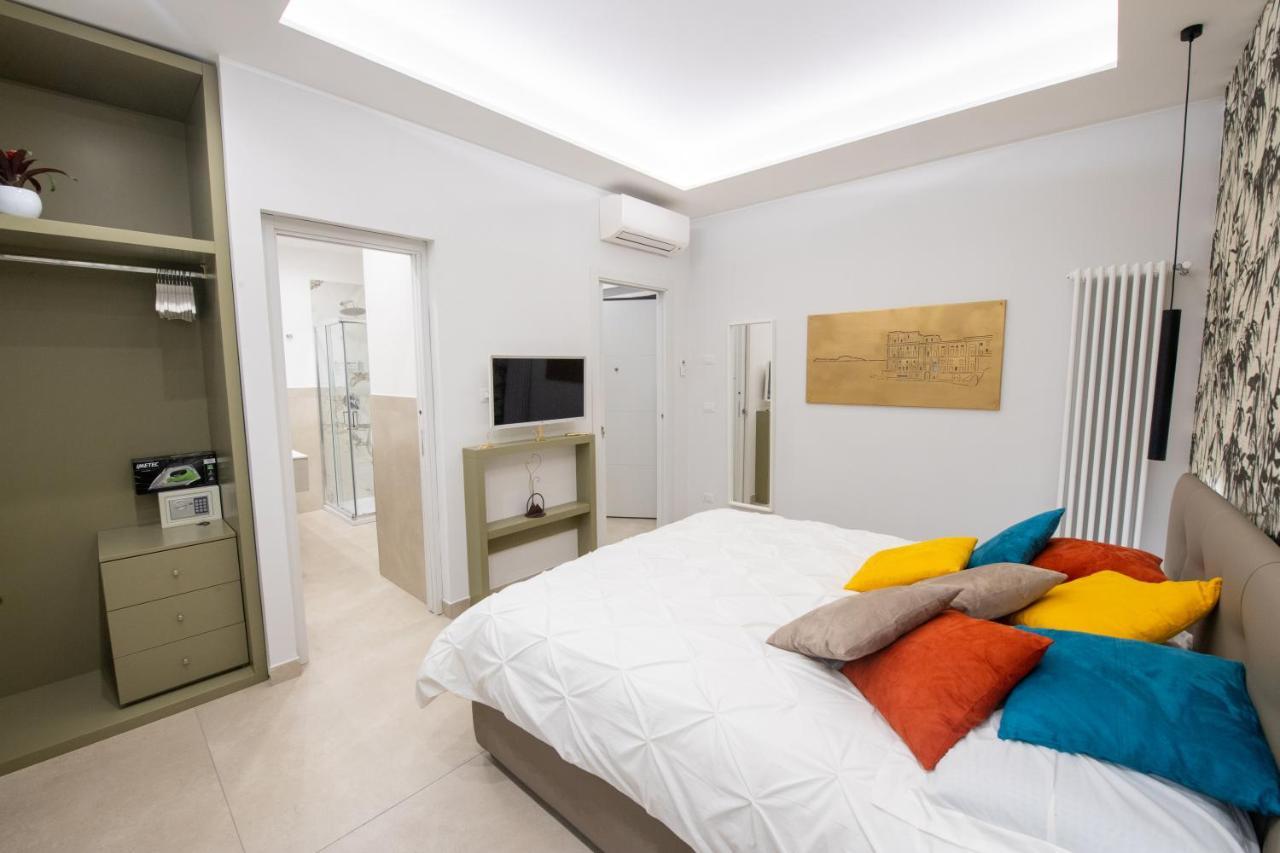 Napoli City Center - Appartamenti E Camere Exteriör bild