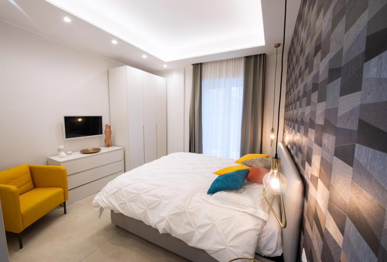 Napoli City Center - Appartamenti E Camere Exteriör bild