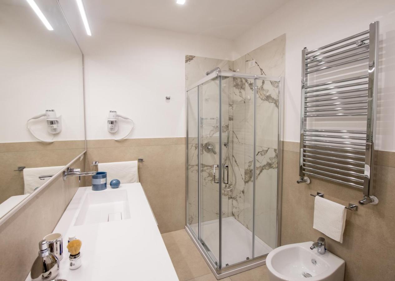 Napoli City Center - Appartamenti E Camere Exteriör bild