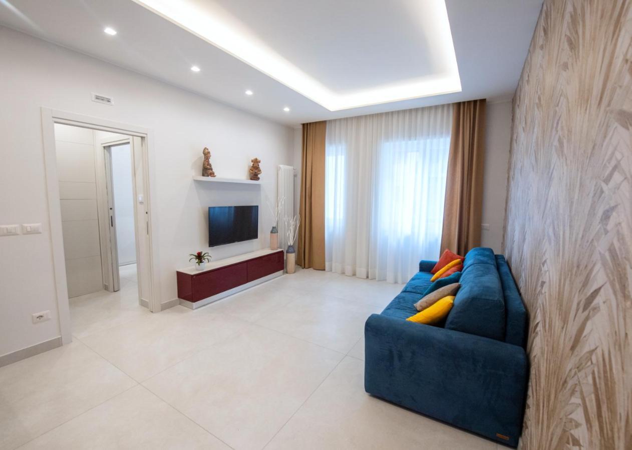 Napoli City Center - Appartamenti E Camere Exteriör bild