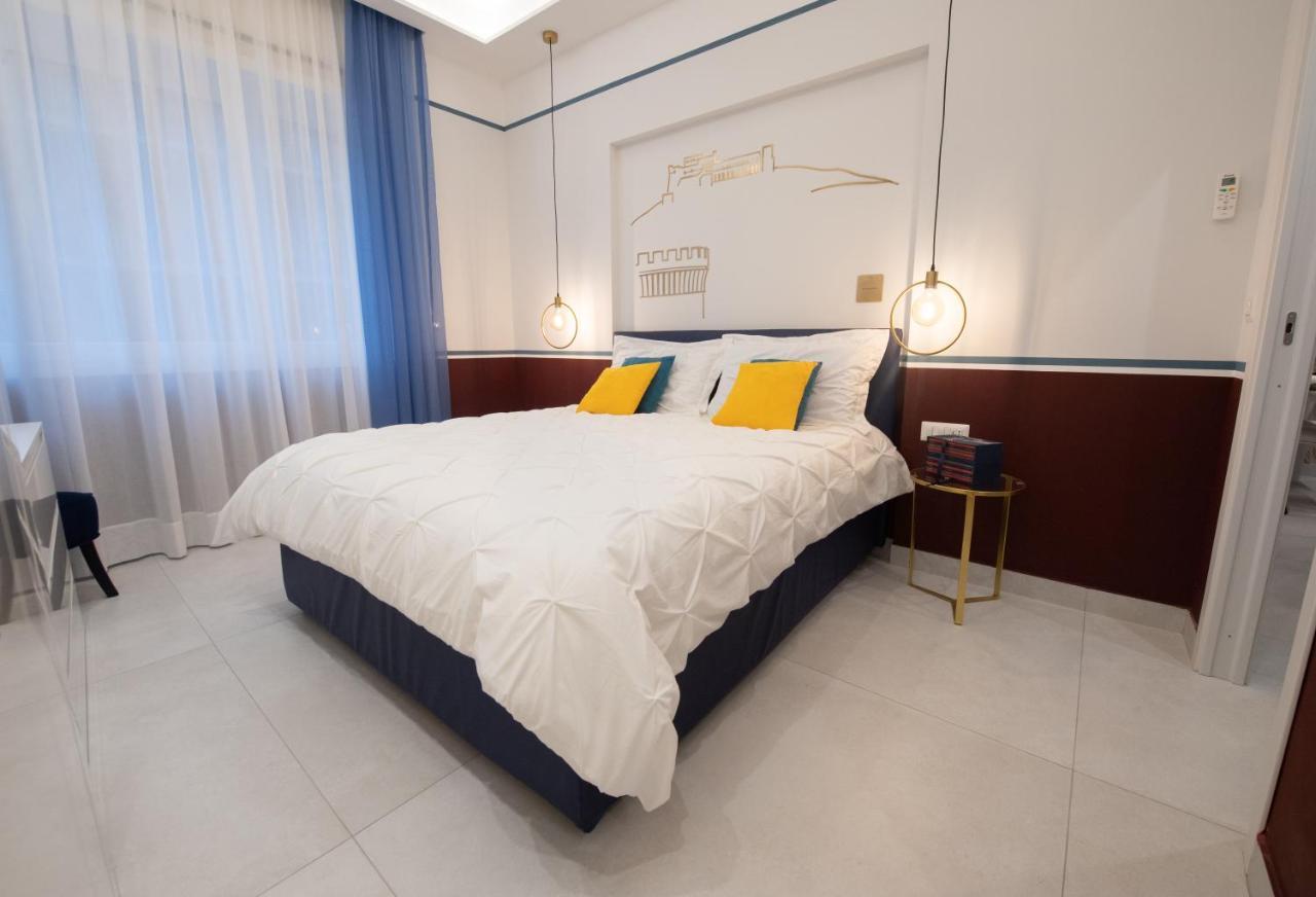 Napoli City Center - Appartamenti E Camere Exteriör bild